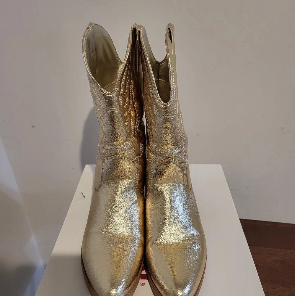 Unionbay Women's Gold Western Boots Used 1 Time No Box - Picture 7 of 8